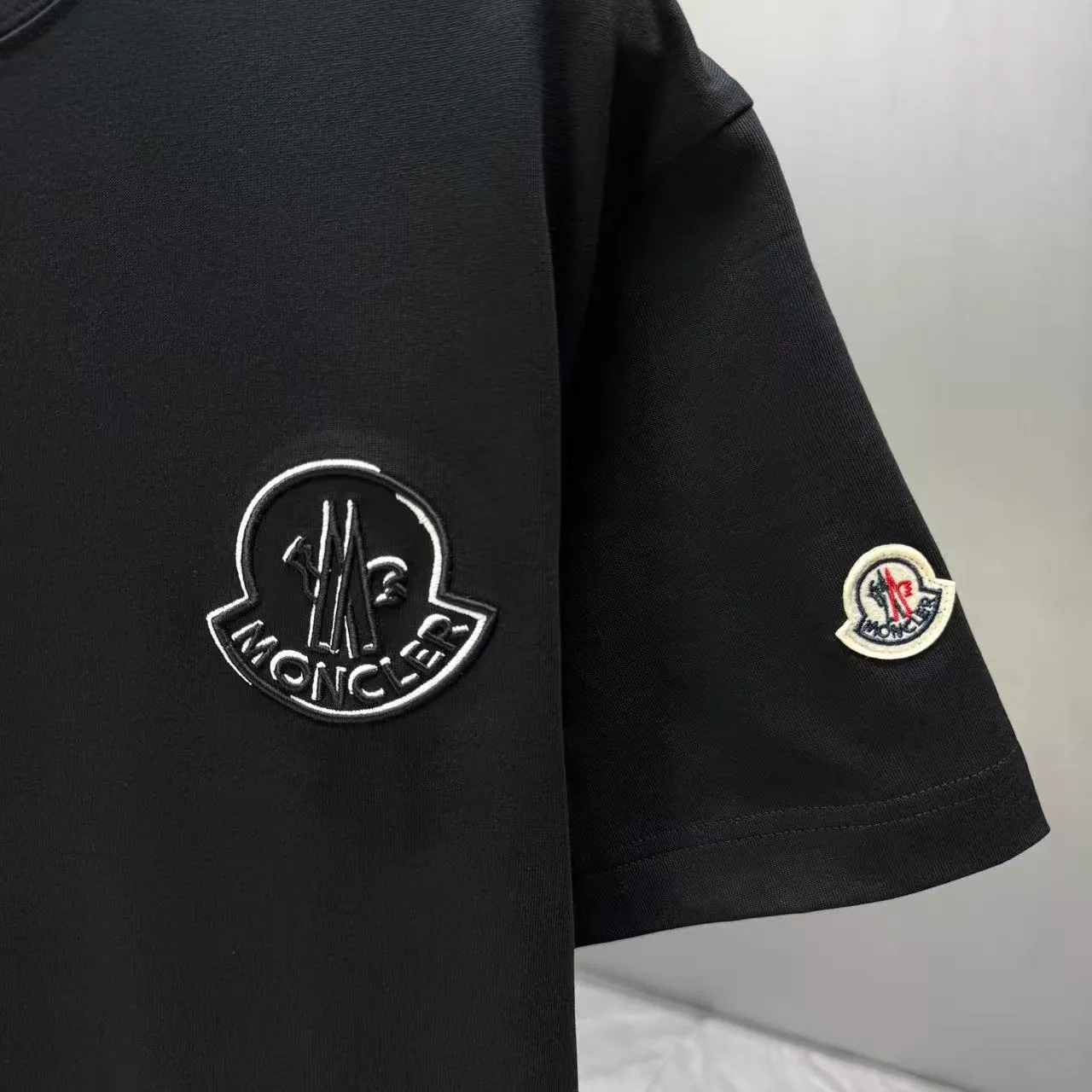 MONCL* * 2026 New Arrival T logo ：Black White Dark Blue Sizes：S M L XL XXL